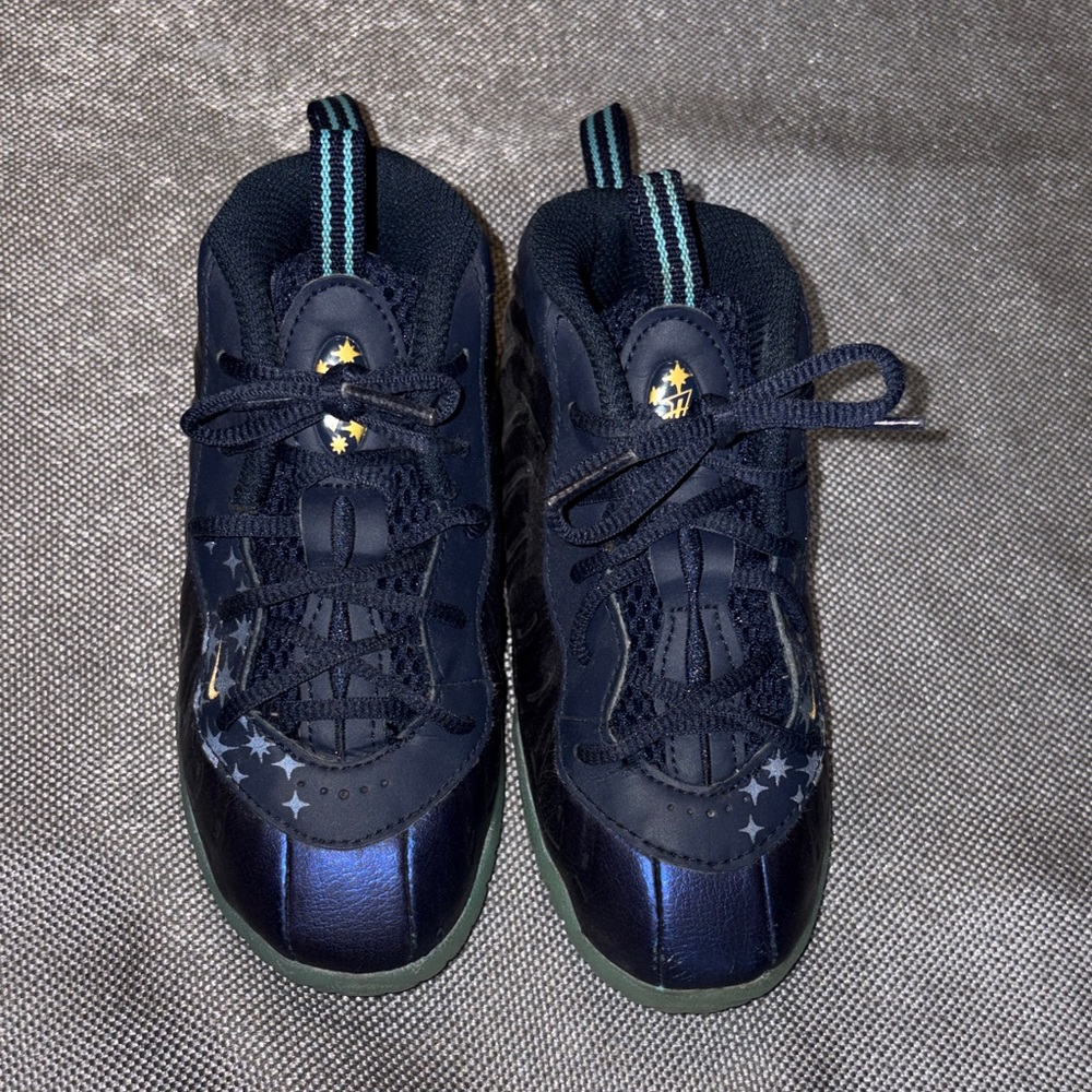 Nike Air Foamposite One Obsidian Metallic Gold size 10c